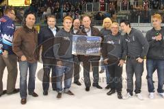 DEL - ERC Ingolstadt - DEG Metro Stars - Playoff 3 - Ehrung der Junioren zum Aufstieg. Klaus Mittermeier und Jim Boni und Christian Lösel