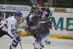 DEL - ERC Ingolstadt - Adler Mannheim - Playoff - 1.Halbfinale - Ausverkaufte Saturn Arena-Tyler Bouck im Zweikampf