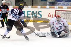 DEL - ERC Ingolstadt - Adler Mannheim - Playoff - 1.Halbfinale - Thomas Greilinger schiesst an den Schoner vom Goalie