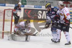 DEL - ERC Ingolstadt - DEG Düsseldorf Metro Stars . Playoff - Viertelfinale - Derek Hahn kommt zu spät