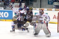 DEL - ERC Ingolstadt - Adler Mannheim - Playoff - 3.Halbfinale - Rcik Girard Kampf vor dem Tor