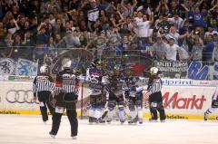 DEL - ERC Ingolstadt - Adler Mannheim - Playoff - 1.Halbfinale - Anschlußtreffer des ERCI, Fans Jubel Petr Fical