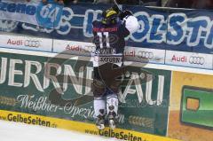 DEL - ERC Ingolstadt - DEG Düsseldorf Metro Stars . Playoff - Viertelfinale - Alleingang Christoph Gawlik erzielt das entscheidende 4:3 Tor Jubel