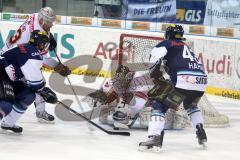 DEL - ERC Ingolstadt - DEG Metro Stars Düsseldorf - Playoff - Rick Girard und Derek Hahn nah am Torwart Goepfert