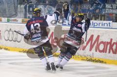 DEL - ERC Ingolstadt - DEG Düsseldorf Metro Stars . Playoff - Viertelfinale - Die Torschützen Derek Hahn und Jared Ross Jubel