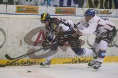 DEL - ERC Ingolstadt - Adler Mannheim - Playoff - 1.Halbfinale - Ausverkaufte Saturn Arena-Petr Fical einen Schritt schneller als sein Gegenspieler