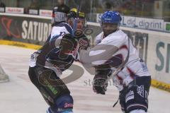 DEL - ERC Ingolstadt - Adler Mannheim - Playoff - 1.Halbfinale - Ausverkaufte Saturn Arena-Jeremy Reich im Zweikampf mit Gegenspieler