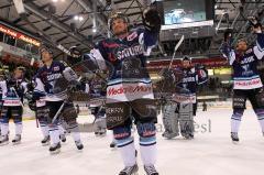 DEL - ERC Ingolstadt - DEG Metro Stars Düsseldorf - Playoff - Sieg, Einzug ins Halbfinale Jubel mit den Fans