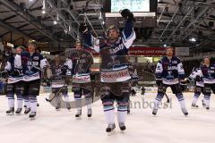 DEL - ERC Ingolstadt - DEG Metro Stars Düsseldorf - Playoff - Sieg, Einzug ins Halbfinale Jubel mit den Fans