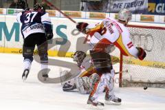 DEL - ERC Ingolstadt - DEG Metro Stars Düsseldorf - Playoff - Das 4:2 durch Rick Girard, Tor