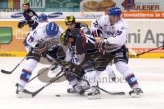 DEL - ERC Ingolstadt - Adler Mannheim - Playoff - 1.Halbfinale - rechts Stephan Retzer im Zweikampf