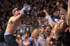 DEL - ERC Ingolstadt - DEG Metro Stars Düsseldorf - Playoff - Fans Stimmung Jubel Sieg Megaphon