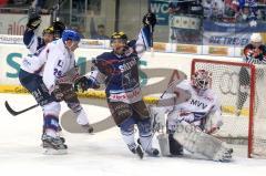 DEL - ERC Ingolstadt - Adler Mannheim - Playoff - 3.Halbfinale - 1:0 für den ERC durch Thomas Greilinger. Jared Ross Jubel Tor