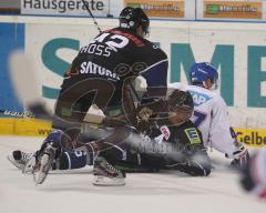 Testspiel - ERC Ingolstadt - Adler Mannheim 2:3 - Michael Waginger am Boden