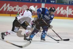 Damen - ERC Ingolstadt - ECDC Memmingen - Lydia Lanzl am Puck