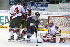 European Trophy - ERC Ingolstadt - Frölunda Indians - Thomas Greilinger nah am Torwart Julius Hudacek