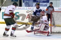 European Trophy - ERC Ingolstadt - Frölunda Indians -  Derek Hahn wartet auf den Puck