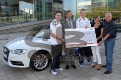 Audi AG - ERC Ingolstadt - Fahrzeugabholung und und Vorstellung des neuen Audi Fan A3 - Scheckübergabe an Goals for Kids mit Michel Periard, Alexander Oblinger und Steffi Praunsmäntel