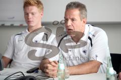 Audi AG - ERC Ingolstadt - Fahrzeugabholung und und Vorstellung des neuen Audi Fan A3 - Pressekonferenz mit Jim Boni, Trainer Rich Chernomaz und Christoph Gawlik