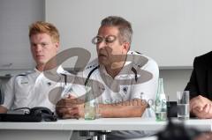 Audi AG - ERC Ingolstadt - Fahrzeugabholung und und Vorstellung des neuen Audi Fan A3 - Pressekonferenz mit Jim Boni, Trainer Rich Chernomaz und Christoph Gawlik