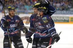 DEL - ERC Ingolstadt - Eisbären Berlin - Jared Ross Tor Jubel links Tim Conboy und mitte Derek Dinger