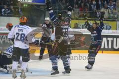 DEL - ERC Ingolstadt - Iserlohn Roosters - Tor Sean O´Connor (73) jubelt mit Patrick Hager (52)