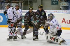 DEL - ERC Ingolstadt - Eisbären Berlin - Patrick Hager und Derek Hahn, Puck in der Luft