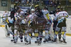 DEL - ERC Ingolstadt - Krefeld Pinguine - Playoff 4.Spiel - Schlägerei vor dem Krefelder Tor