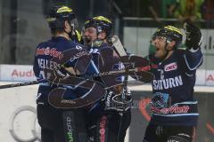 DEL - ERC Ingolstadt - Eisbären Berlin - Björn Barta mit dem Ausgleich Tor, Craig Weller und Alexander Oblinger jubeln