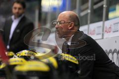 DEL - 6.Spiel - Playoff - ERC Ingolstadt - Krefeld Pinguine 2:7 - Trainer Rick Nasheim konzentriert mit Blick aufs Eis