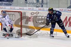 DEL - ERC Ingolstadt - Eisbären Berlin - Thomas Greilinger umfährt das Tor und Jared Ross trifft zum 1:0