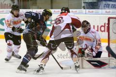 DEL - ERC Ingolstadt - Hannover Scorpions - Patrick Hager am Tor Dimitri Pätzold hält