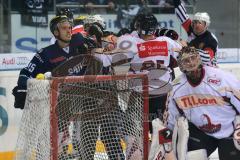 DEL - ERC Ingolstadt - Hannover Scorpions - John Laliberte im faustkampf