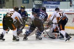 DEL - ERC Ingolstadt - Grizzly Adams Wolfsburg - Alexander Oblinger scheitert an Goalie Sebastian Vogl