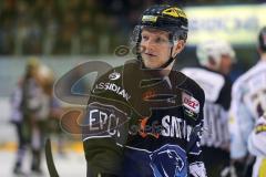 DEL - ERC Ingolstadt - Krefeld Pinguine - Playoff 4.Spiel - Alexander Oblinger (20) ist mit der Schiedsrichterentscheidung nicht einverstanden