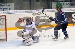 DEL - ERC Ingolstadt - Hamburg Freezers - Christoph Gawlik knapp am Tor vorbei