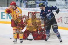 DEL - ERC Ingolstadt - Düsseldorf DEG - 5:0 -Alexander Oblinger rechts, Puck geht vorbei