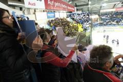 DEL - 6.Spiel - Playoff - ERC Ingolstadt - Krefeld Pinguine 2:7 - Letztes Spiel der Saison, Saturn Arena Choreographie Fans