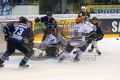 DEL - ERC Ingolstadt - Iserlohn Roosters - Sean O´Connor (73)  knapp am Tor, Torwart Shawn Hunwick