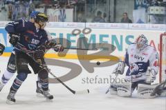 DEL - ERC Ingolstadt - Adler Mannheim - Michel Periard scheitert am Goalie