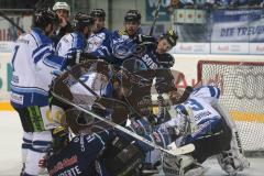 DEL - ERC Ingolstadt - Straubing Tigers - Drängelei am Straubinger Tor Laliberte am Boden und Kris Sparre wird hinten umgeworfen