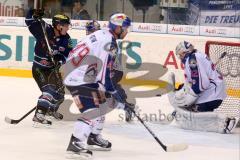 DEL - ERC Ingolstadt - EHC Red Bull München 4:5 n.P. - links Christoph Gawlik trifft den Goalie
