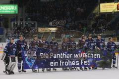 DEL - ERC Ingolstadt - Hannover Scorpions - 4:2 - Das Team wünscht Frohe Weihnachten, Fans Ehrenrunde