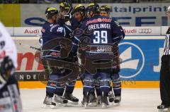 DEL - ERC Ingolstadt - Eisbären Berlin - Thomas Greilinger umfährt das Tor und Jared Ross trifft zum 1:0. Jubel