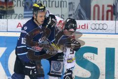 DEL - ERC Ingolstadt - Krefeld Pinguine - zweikampf mit links John Laliberte (15)