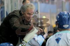 ERCI-Junioren-Ice Hogs Pfaffenhofen Trainer Richard Neubauer gibt Anweisungen Foto: Juergen Meyer