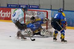 ERCI-Junioren-Ice Hogs Pfaffenhofen Burger Christian mit der Chance zum 2:2 ausgleich Foto: Juergen Meyer