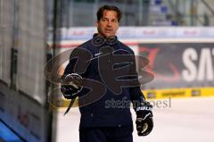 ERC Ingolstadt 1. Training -  Co-Trainer Petri Liimatainen gibt Anweisungen - Foto: Jürgen Meyer