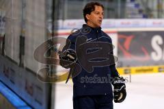 ERC Ingolstadt 1. Training -  Co-Trainer Petri Liimatainen gibt Anweisungen - Foto: Jürgen Meyer