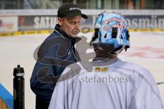 ERC Ingolstadt 1. Training -  Trainer Niklas Sundblad im Gespräch mit Timo Pielmeier - Foto: Jürgen Meyer